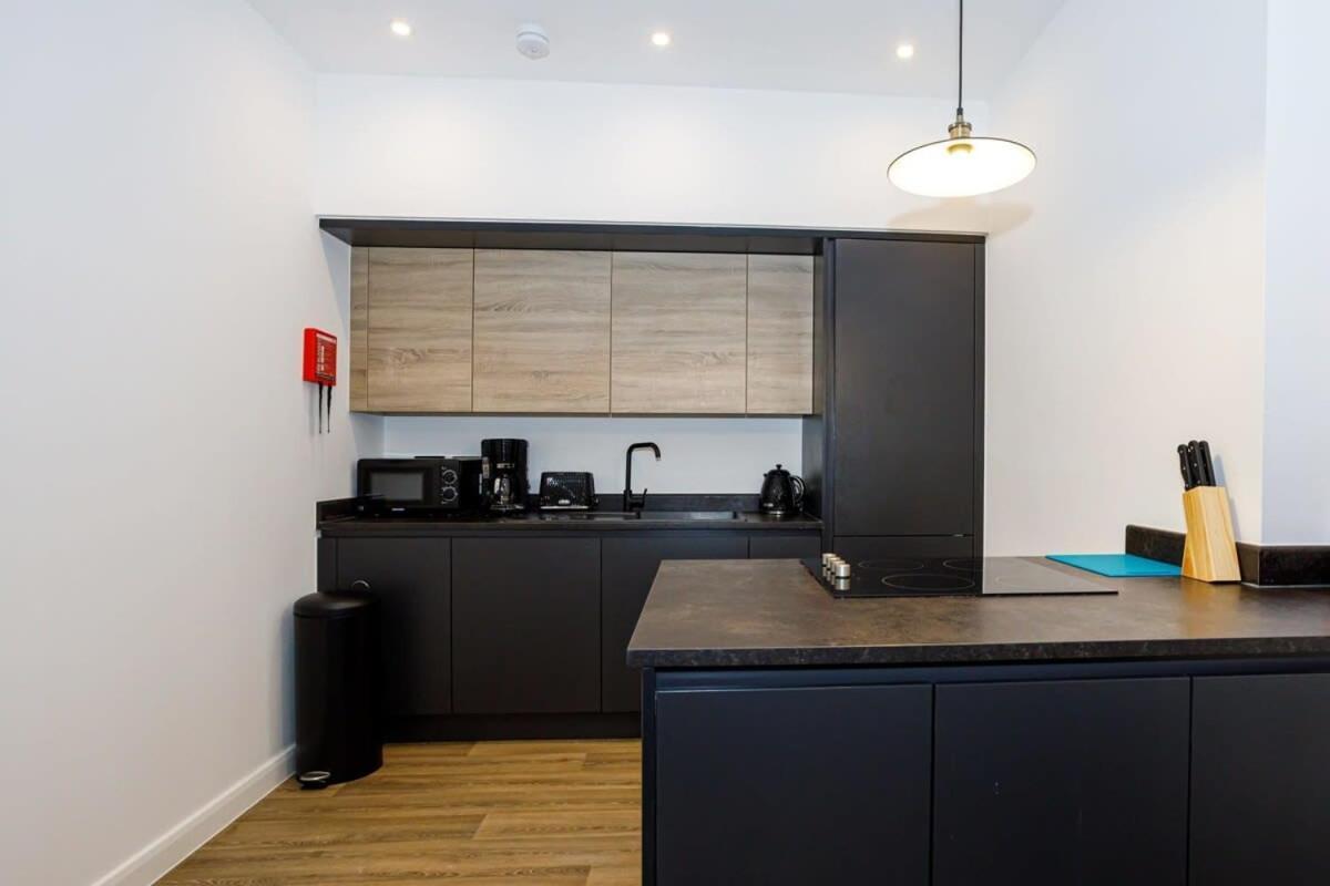 Contemporary 1 Bed Apartment Central Bolton Exterior foto